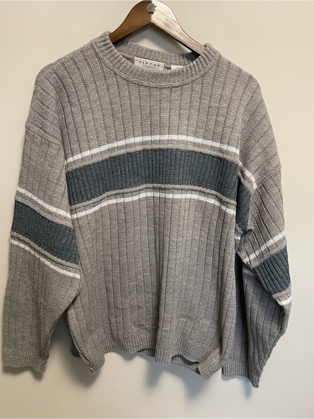 Tip Top Classics Men’s Striped Sweater Size Large